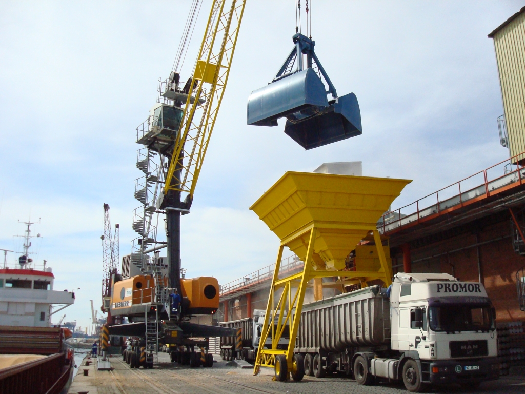 LHM180TMB,Portugal-reduce port hopper